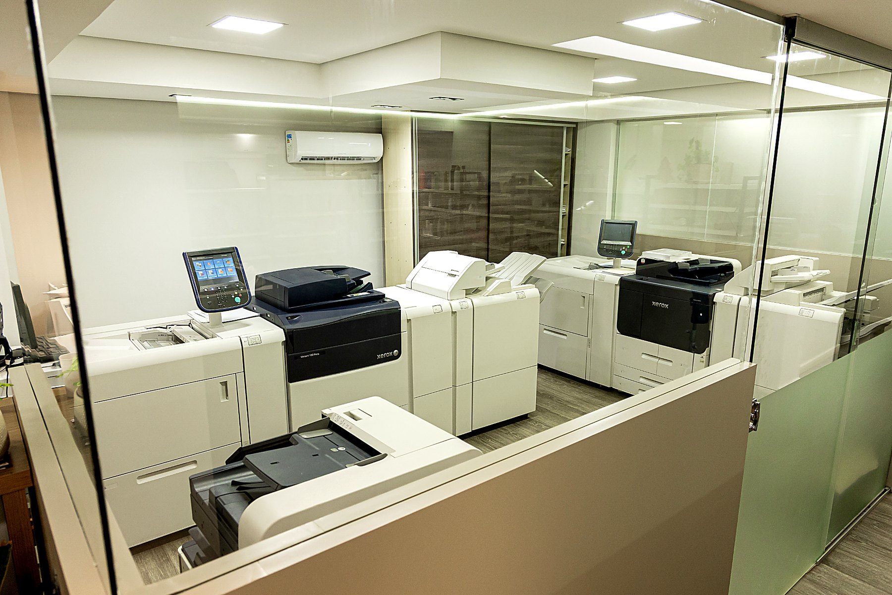 Sala de impressão digital da Gráfica Rápida